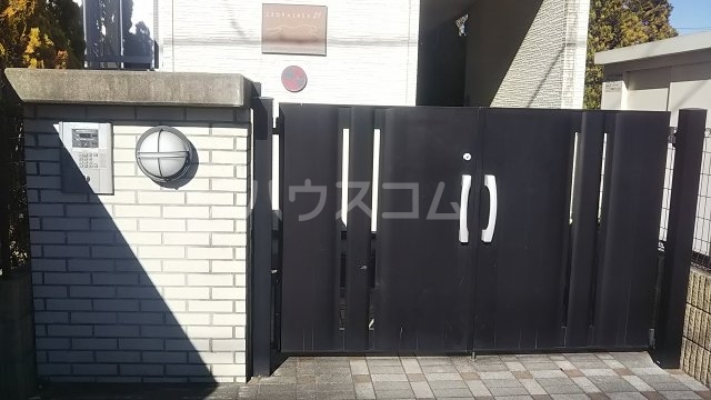 14/20 エントランス