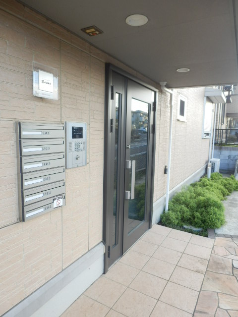 21/23 エントランス