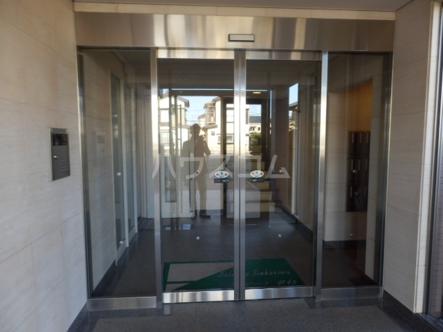 22/23 エントランス