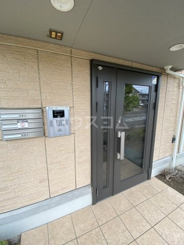 23/24 エントランス