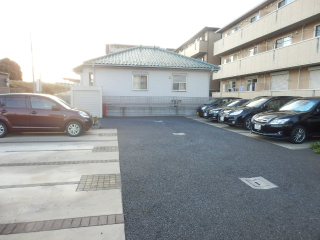 22/23 駐車場