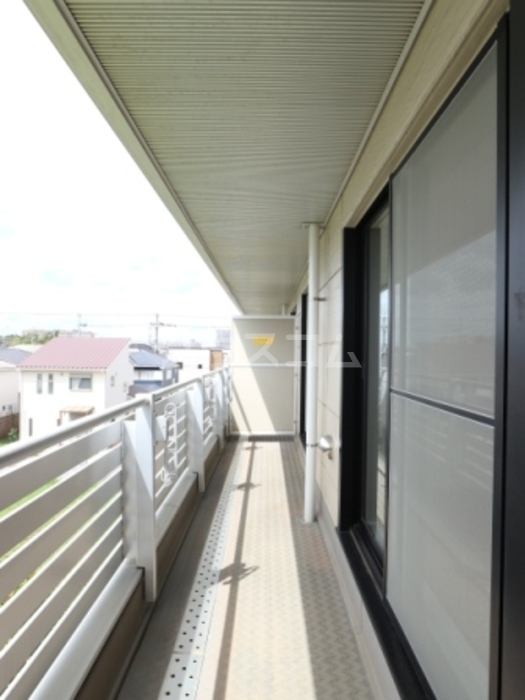 13/18 バルコニー