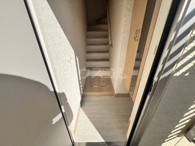 16/30 玄関