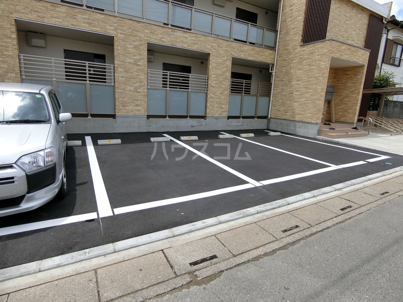 20/29 駐車場