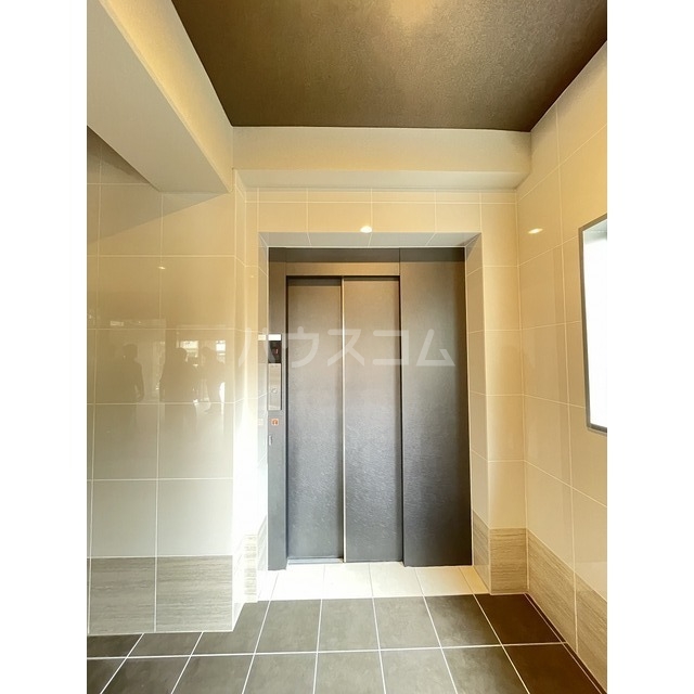 2/3 エントランス