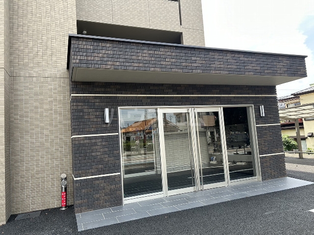 21/27 エントランス