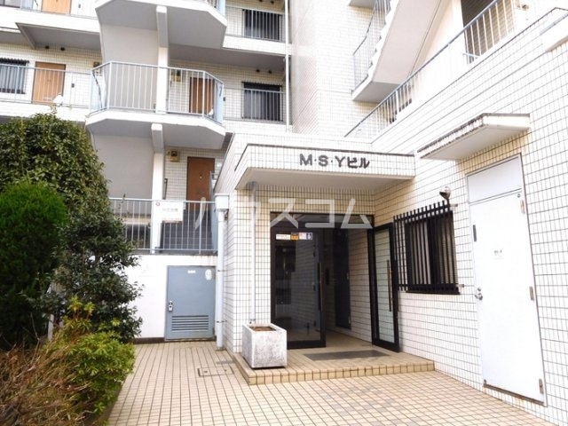 18/29 エントランス