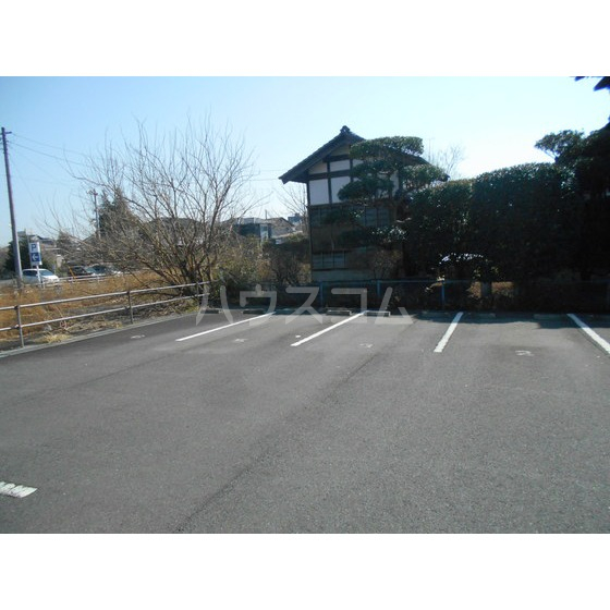 25/27 駐車場