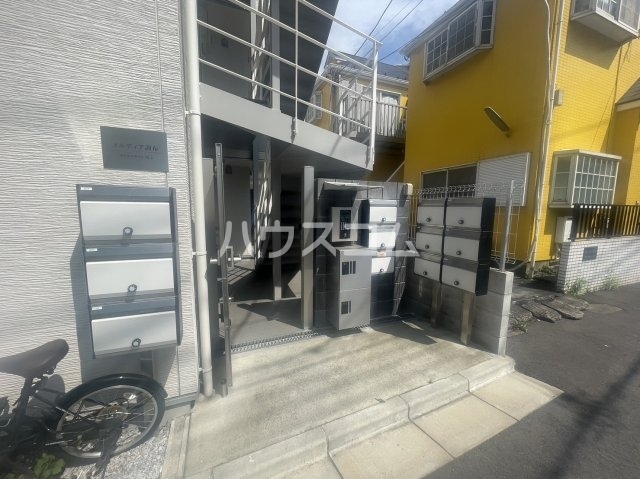 16/26 エントランス