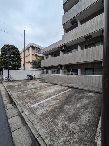 25/30 駐車場