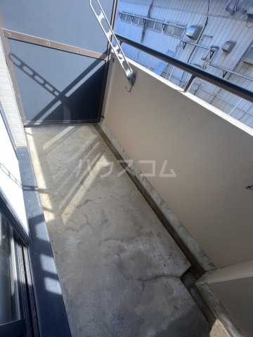 21/30 バルコニー