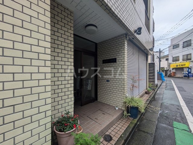 26/30 エントランス