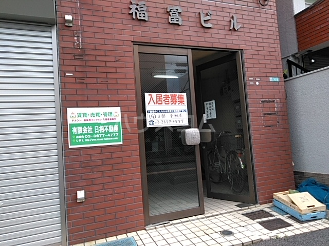 25/30 エントランス