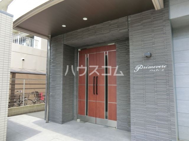 21/30 エントランス