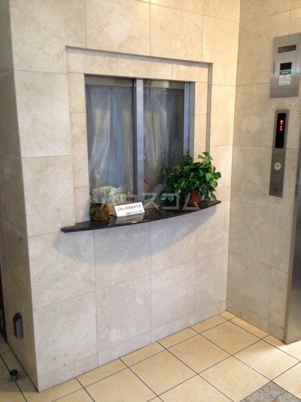 22/30 エントランス