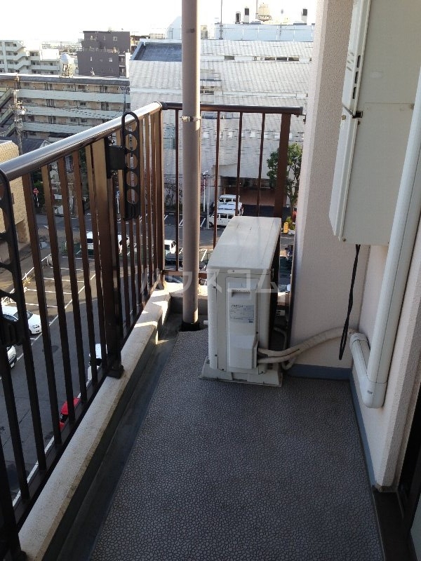 14/28 バルコニー