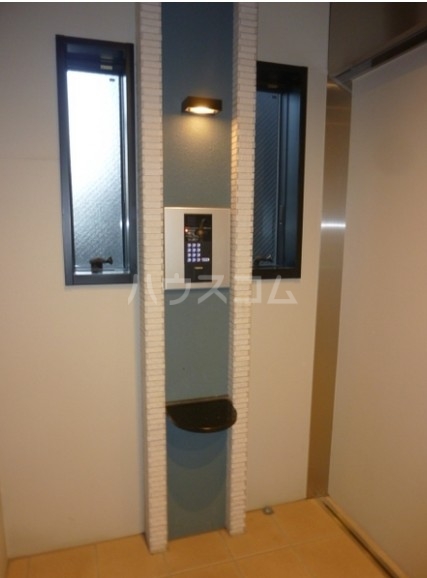 15/15 エントランス