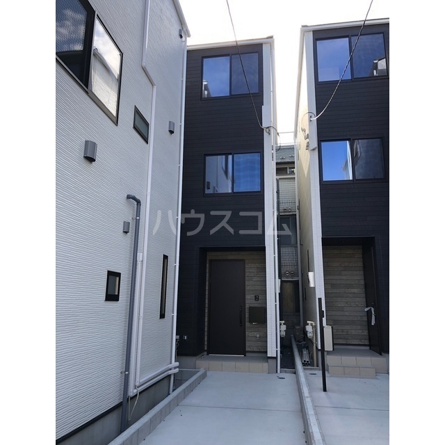 14/23 エントランス