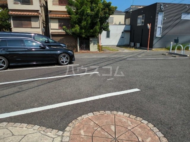 21/26 駐車場