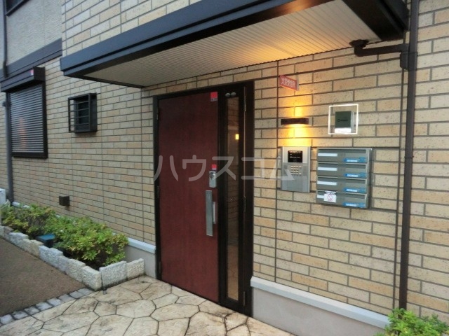 2/4 エントランス