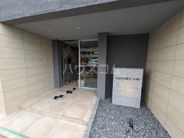 21/29 エントランス