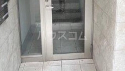 17/26 エントランス