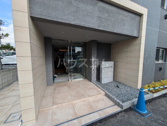 2/3 エントランス