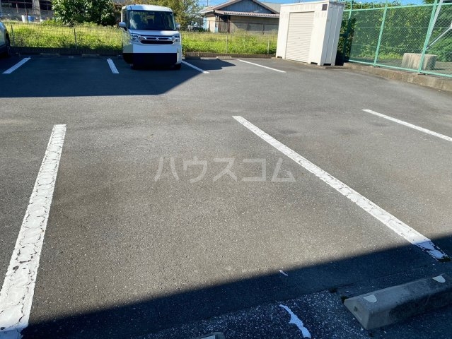 25/29 駐車場
