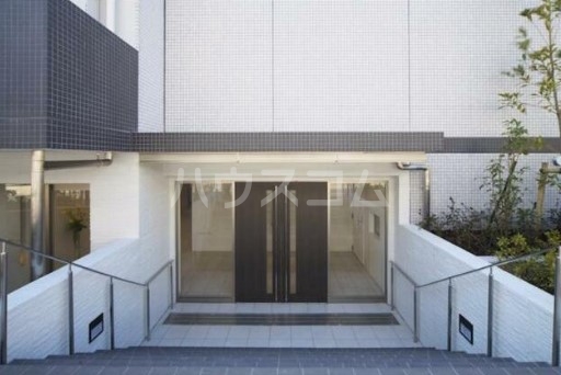 15/16 エントランス