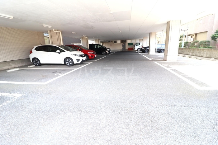 2/4 駐車場
