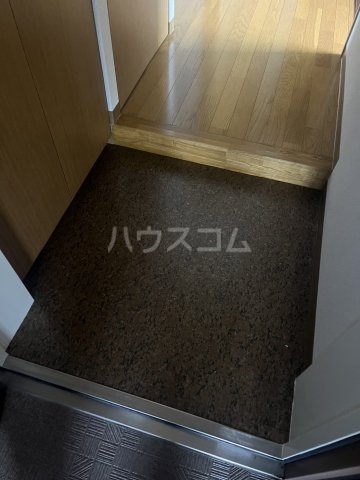 13/28 玄関