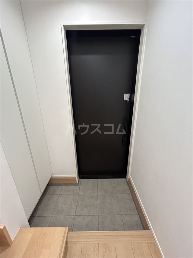 16/30 玄関