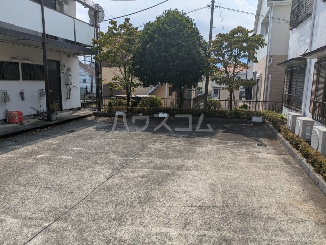 26/30 駐車場