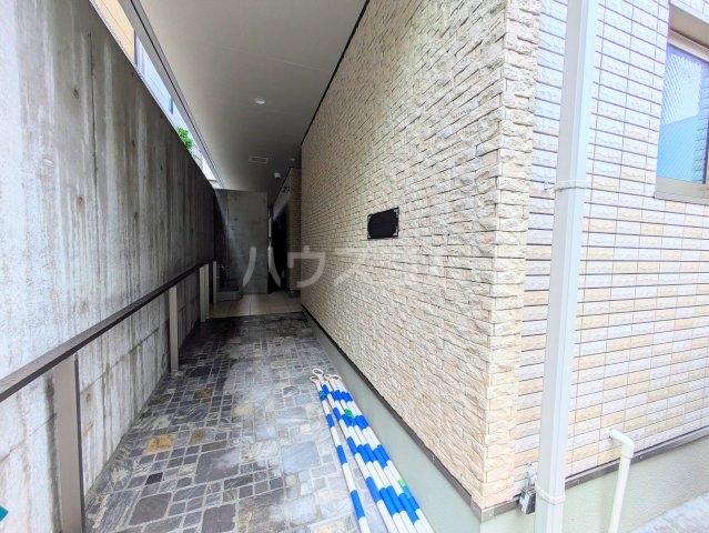 21/26 エントランス