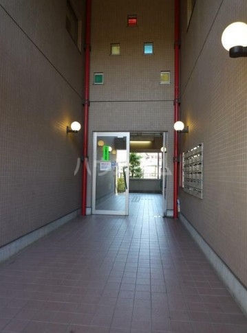 13/19 エントランス