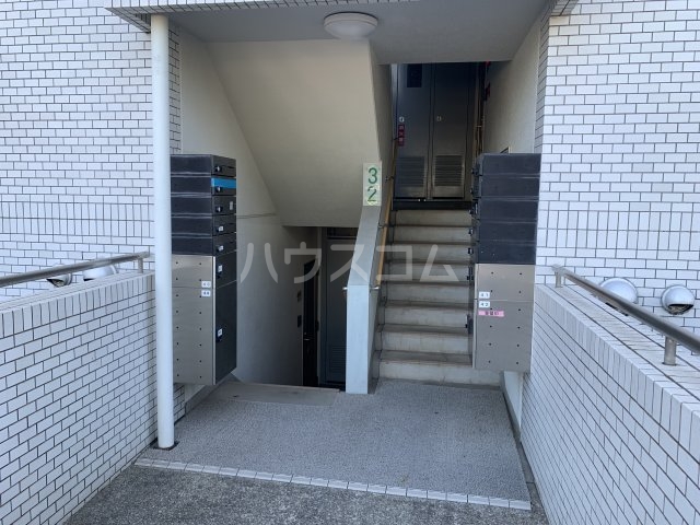 2/5 エントランス