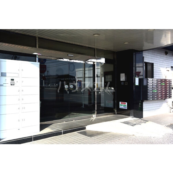 19/27 エントランス