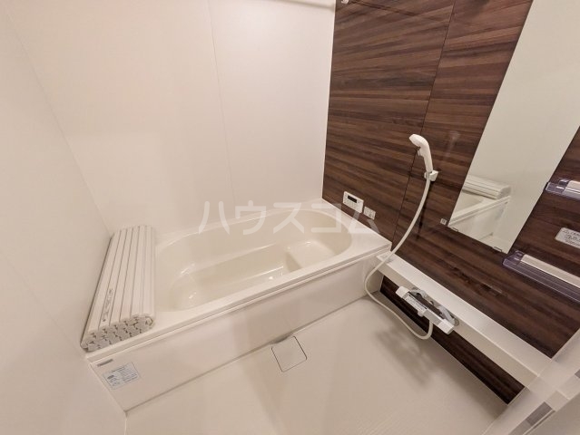 13/30 浴室