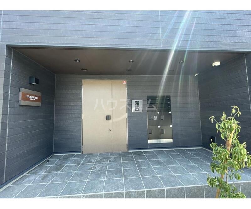 20/29 エントランス