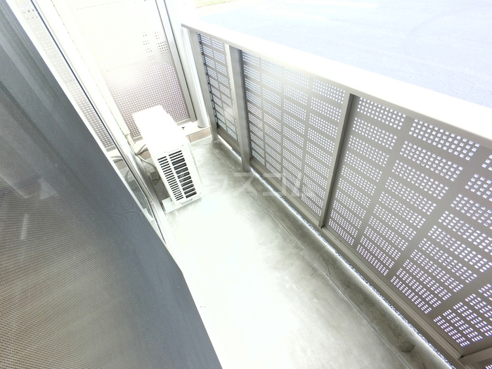 20/27 バルコニー