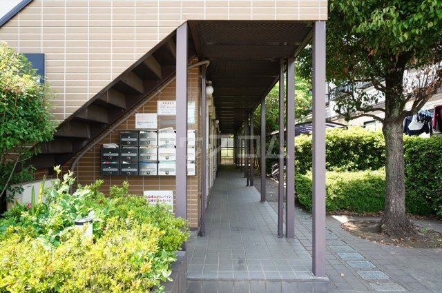 22/30 エントランス