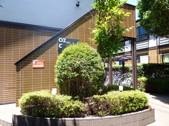 24/30 エントランス