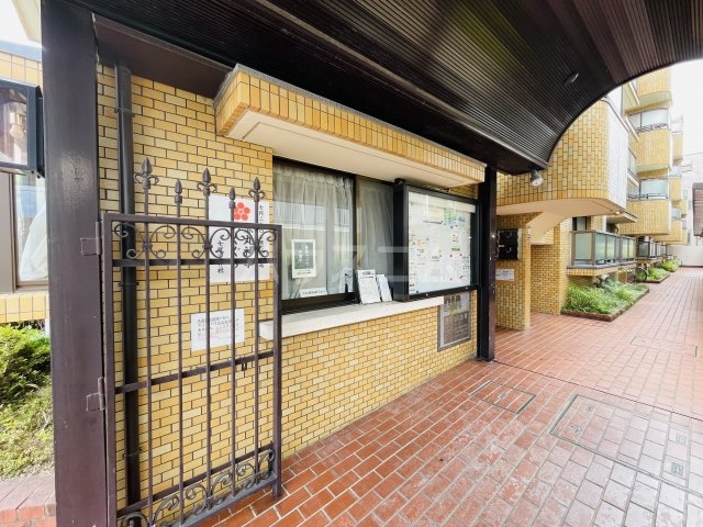 16/22 エントランス