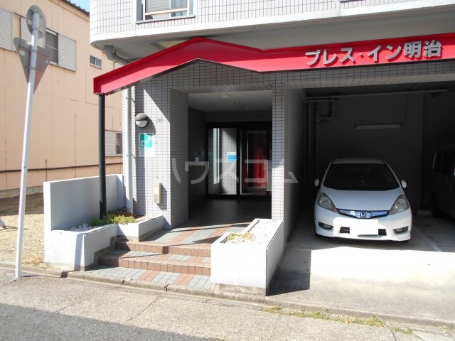 20/26 エントランス