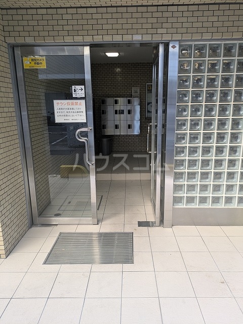 24/26 エントランス