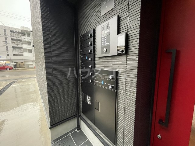 25/29 エントランス