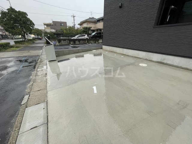 25/28 駐車場