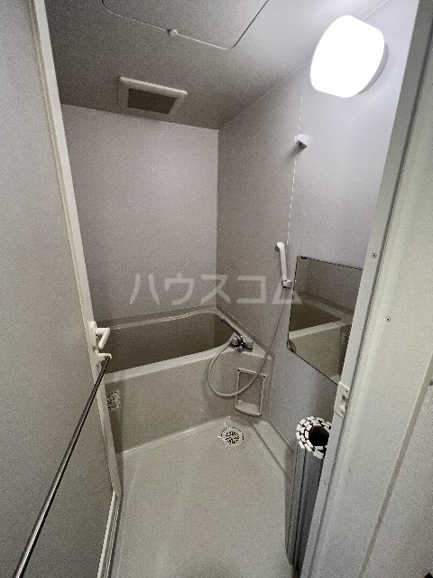 13/30 浴室