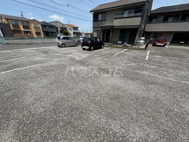 27/30 駐車場