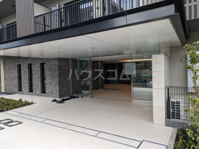 18/29 エントランス